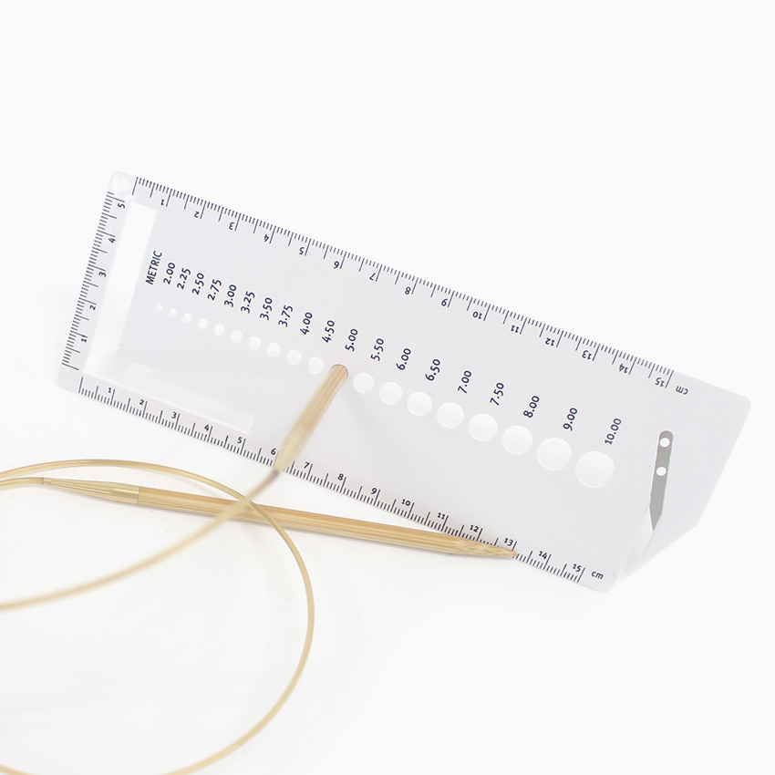 Knitting needle size &amp; gauges tool